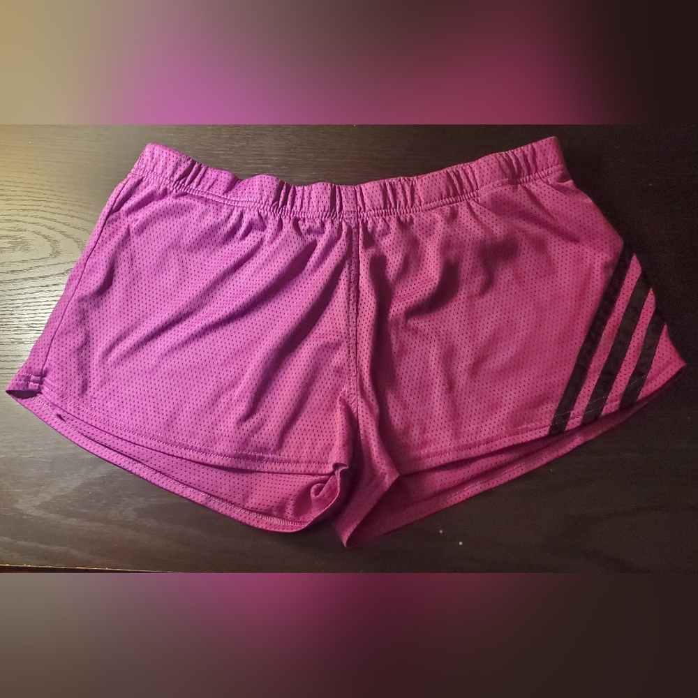 🛑 Adidas Medium Magenta Shorts 🚔